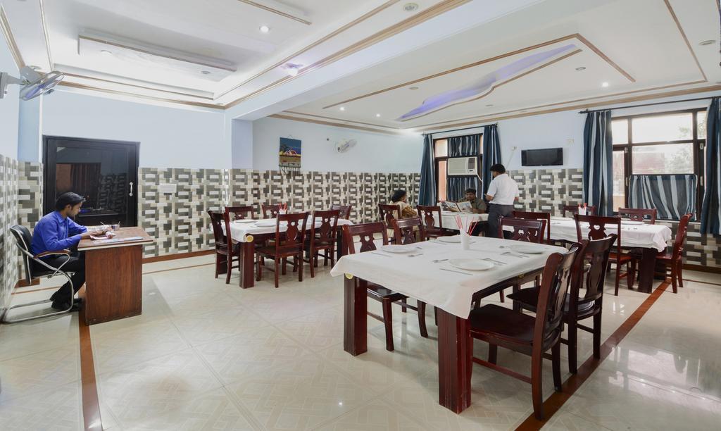 Fabhotel Prashant Palace Mysore Bagian luar foto