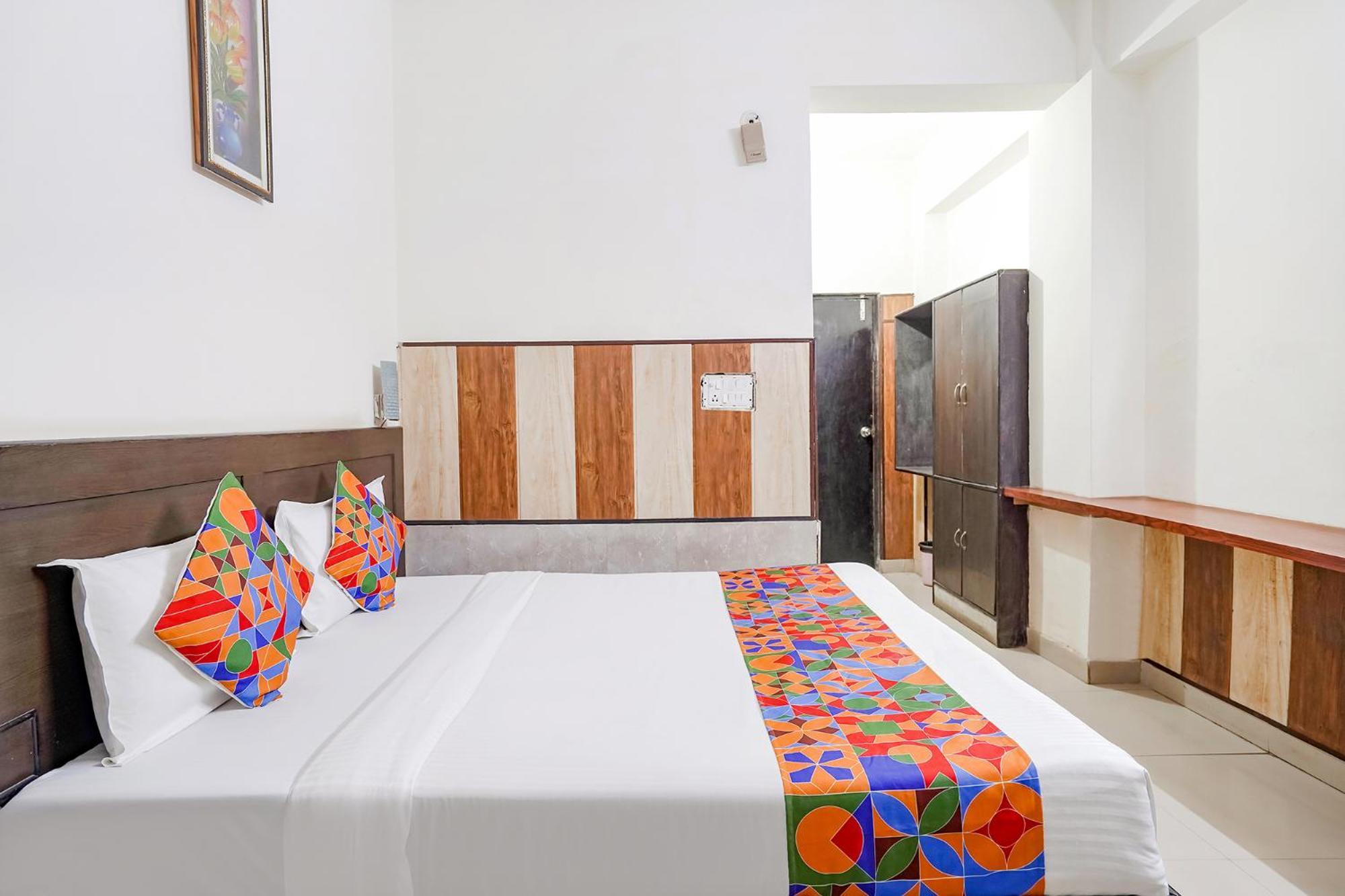 Fabhotel Prashant Palace Mysore Bagian luar foto