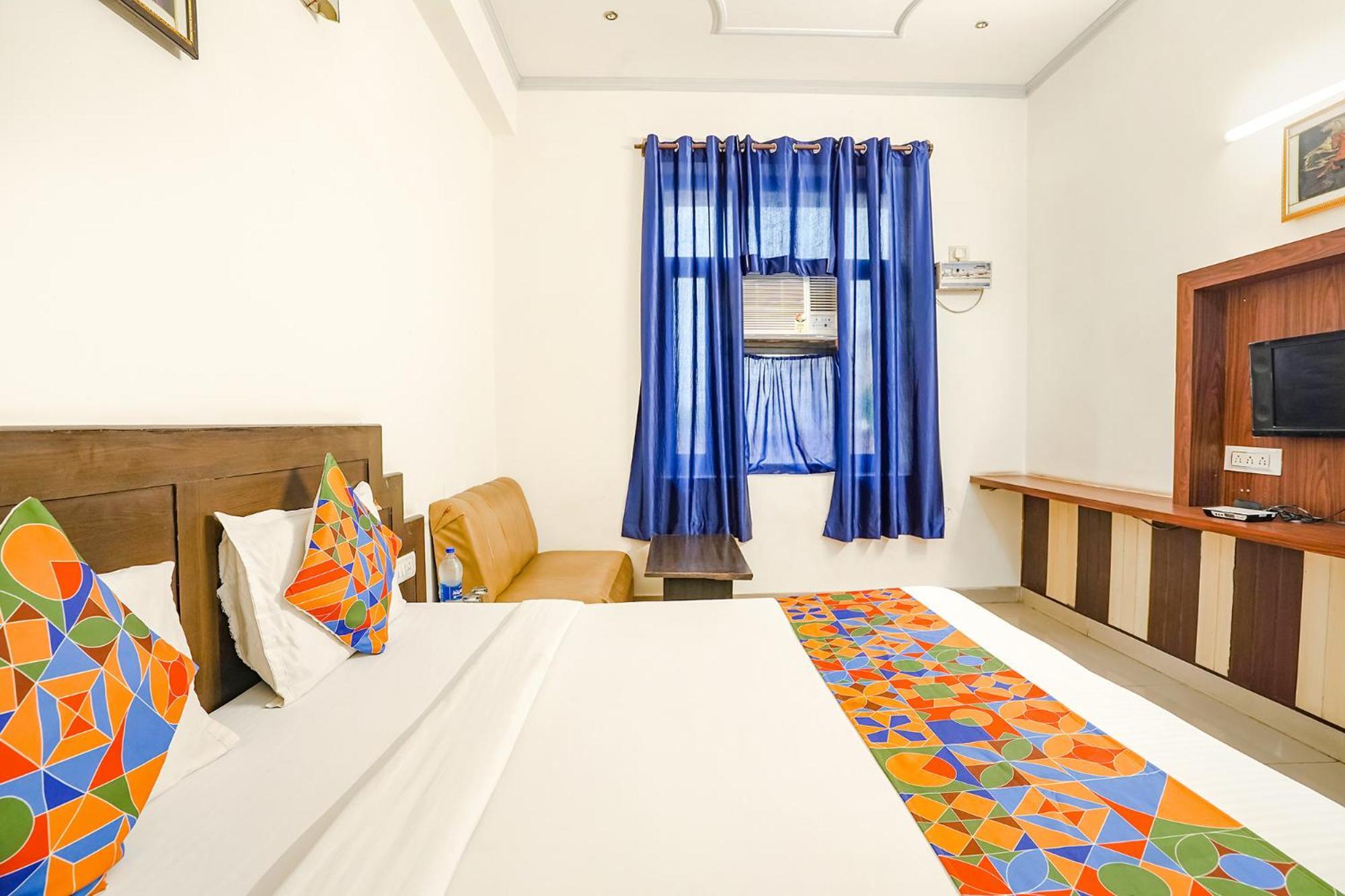 Fabhotel Prashant Palace Mysore Bagian luar foto