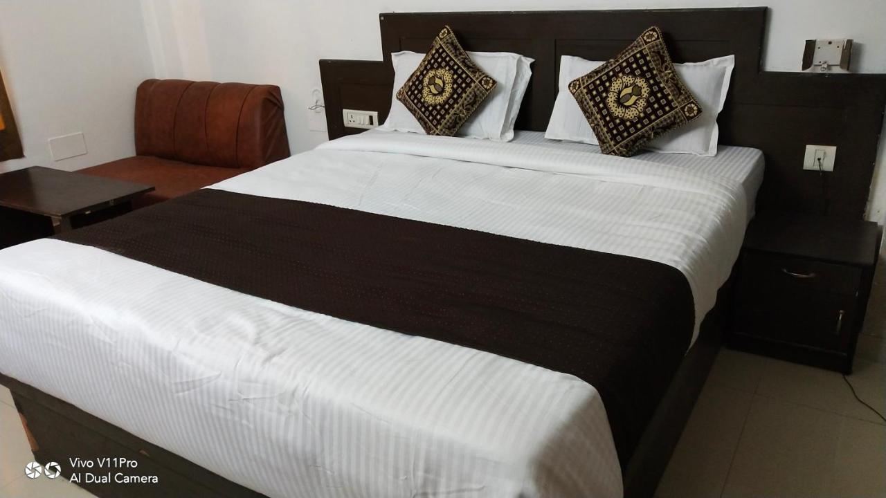 Fabhotel Prashant Palace Mysore Bagian luar foto
