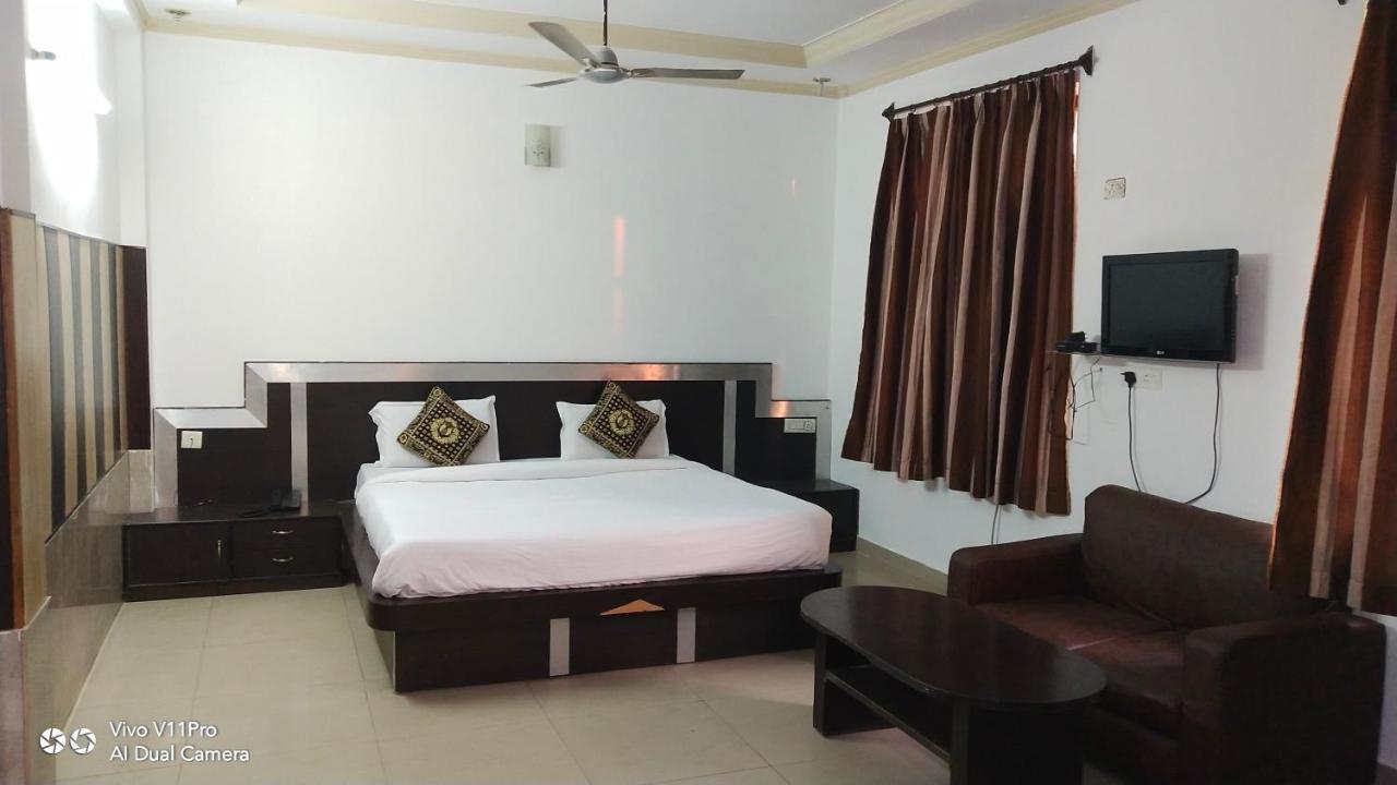 Fabhotel Prashant Palace Mysore Bagian luar foto