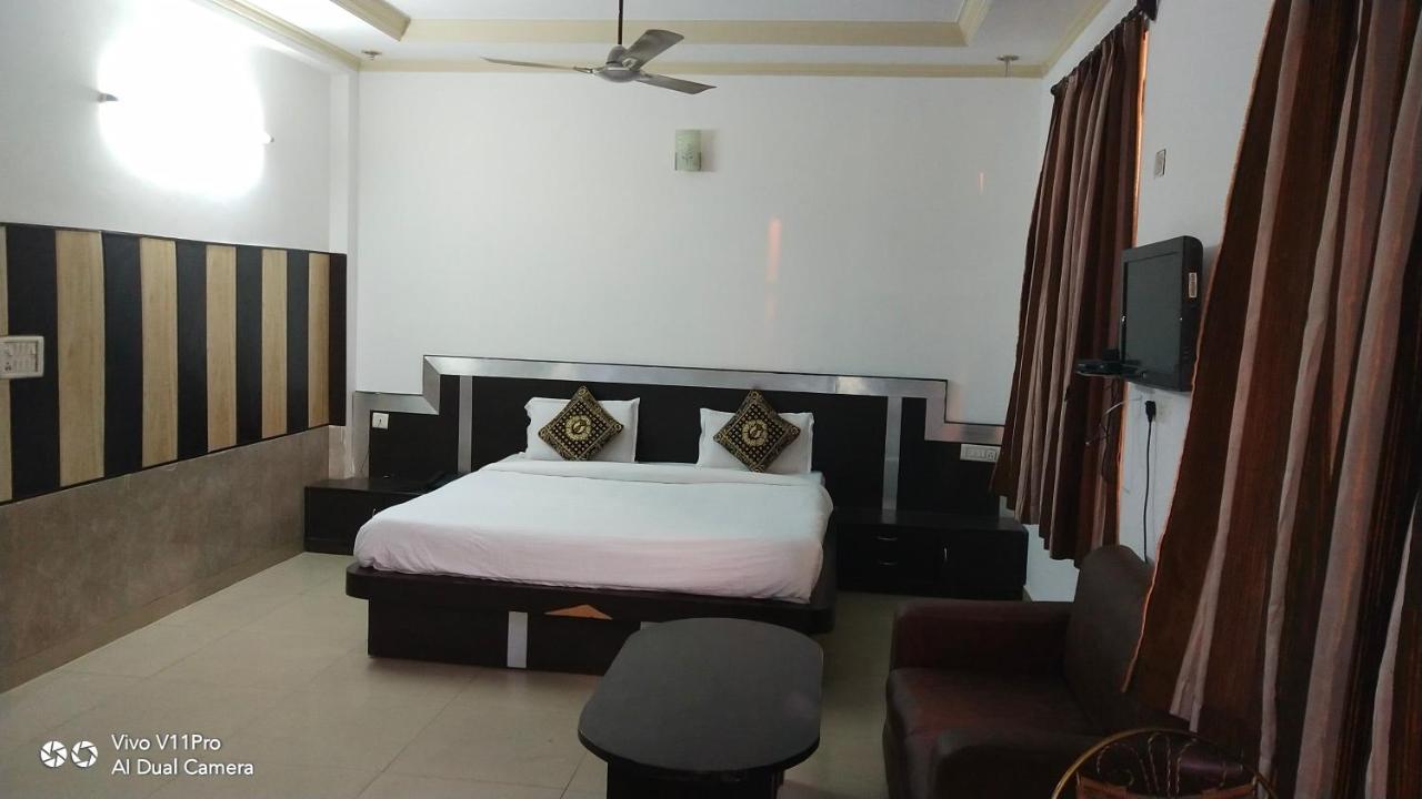 Fabhotel Prashant Palace Mysore Bagian luar foto