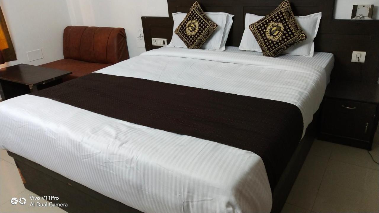 Fabhotel Prashant Palace Mysore Bagian luar foto